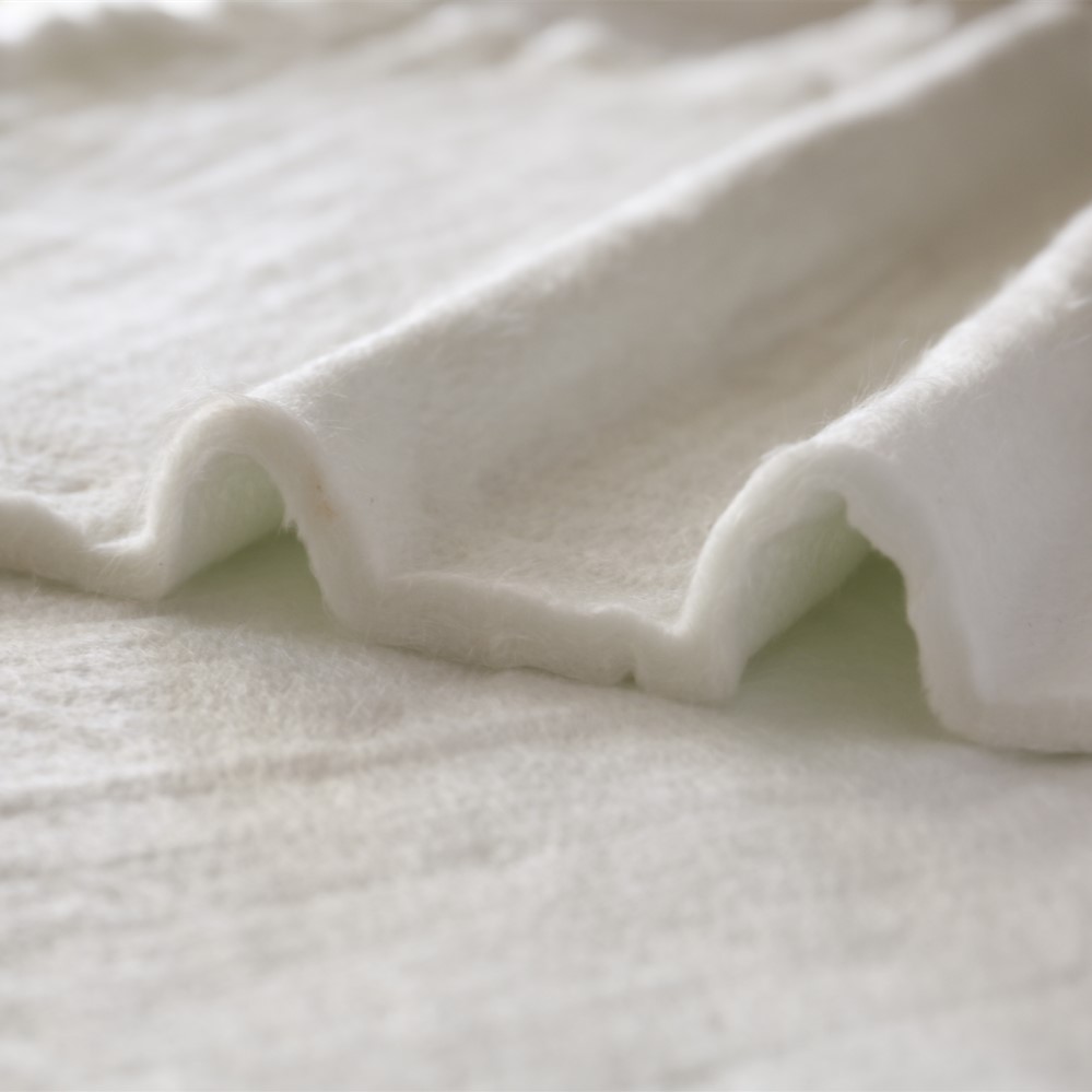 Estera de agujas de vidrio E: aislamiento de alta temperatura para aplicaciones industriales